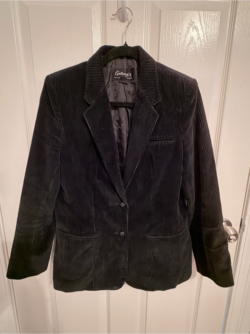 Vintage Women’s Corduroy Notch-Lapel Blazer in Black